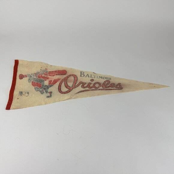 Vintage 29in MLB Baltimore Orioles Baseball Pennant Felt Memorabilia Damaged - Picture 1 of 10